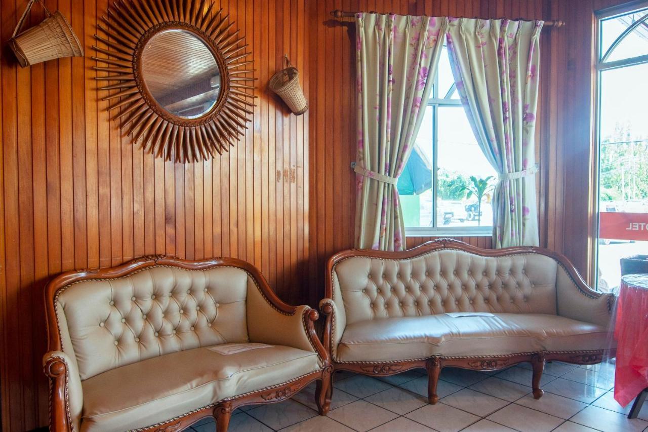 Oyo 89577 Kristal Hotel Keningau Екстер'єр фото